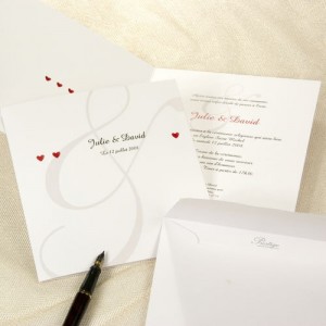 Carton, enveloppe et typographie doivent être en harmonie.