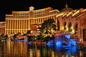 Le casino est une institution ; synonyme de luxe et de décadence que l’on ne retrouve pas sur Internet.